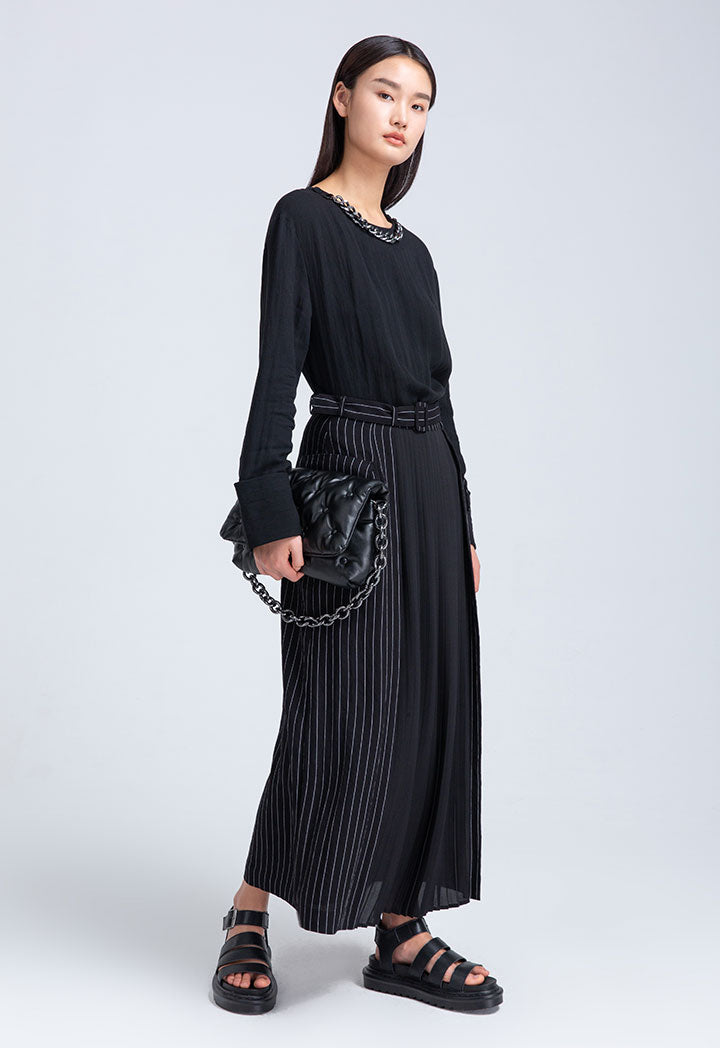 Chain Neck Solid Blouse
