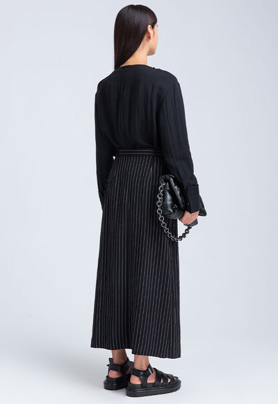 Chain Neck Solid Blouse