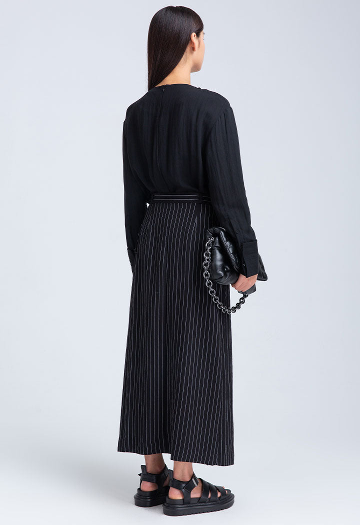 Chain Neck Solid Blouse