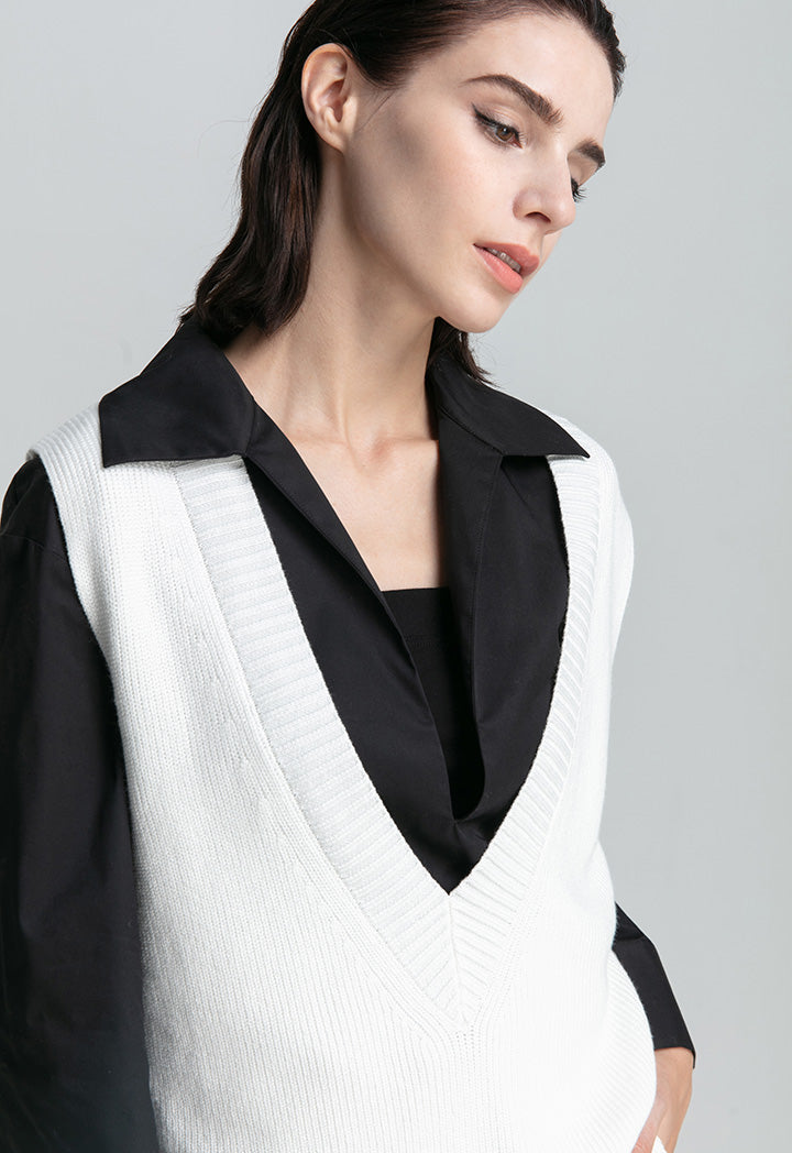 V-Neck Solid Knitwear
