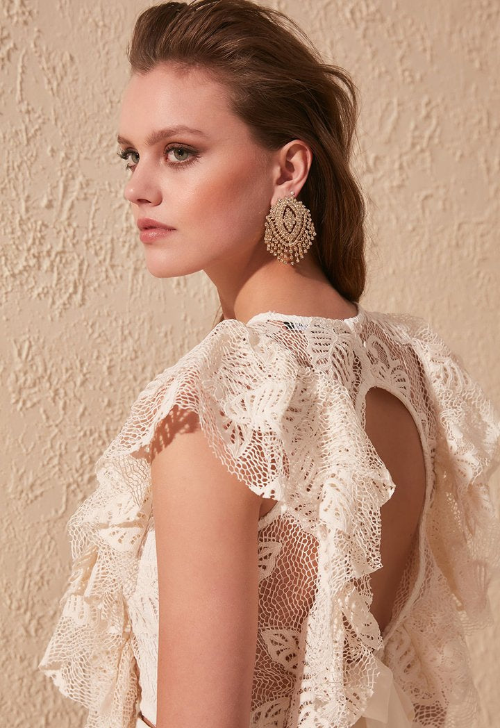 lace-detail-blouse