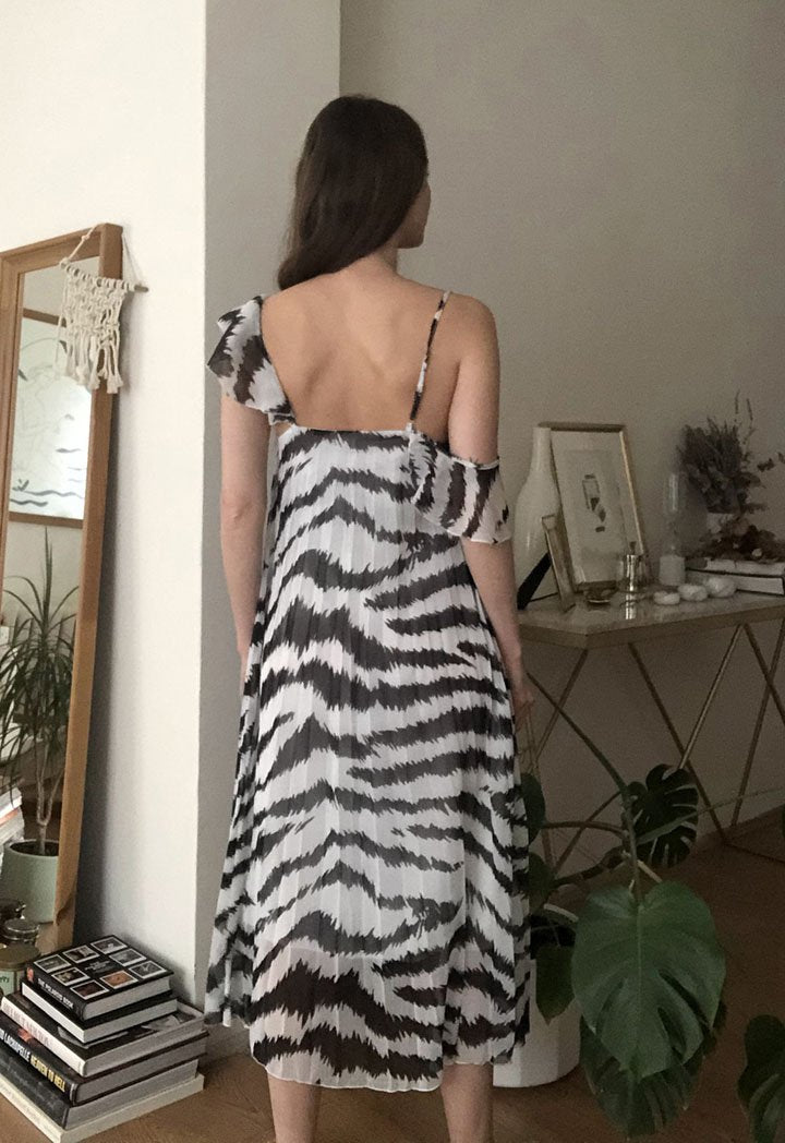 printed-cold-shoulder-pleated-dress